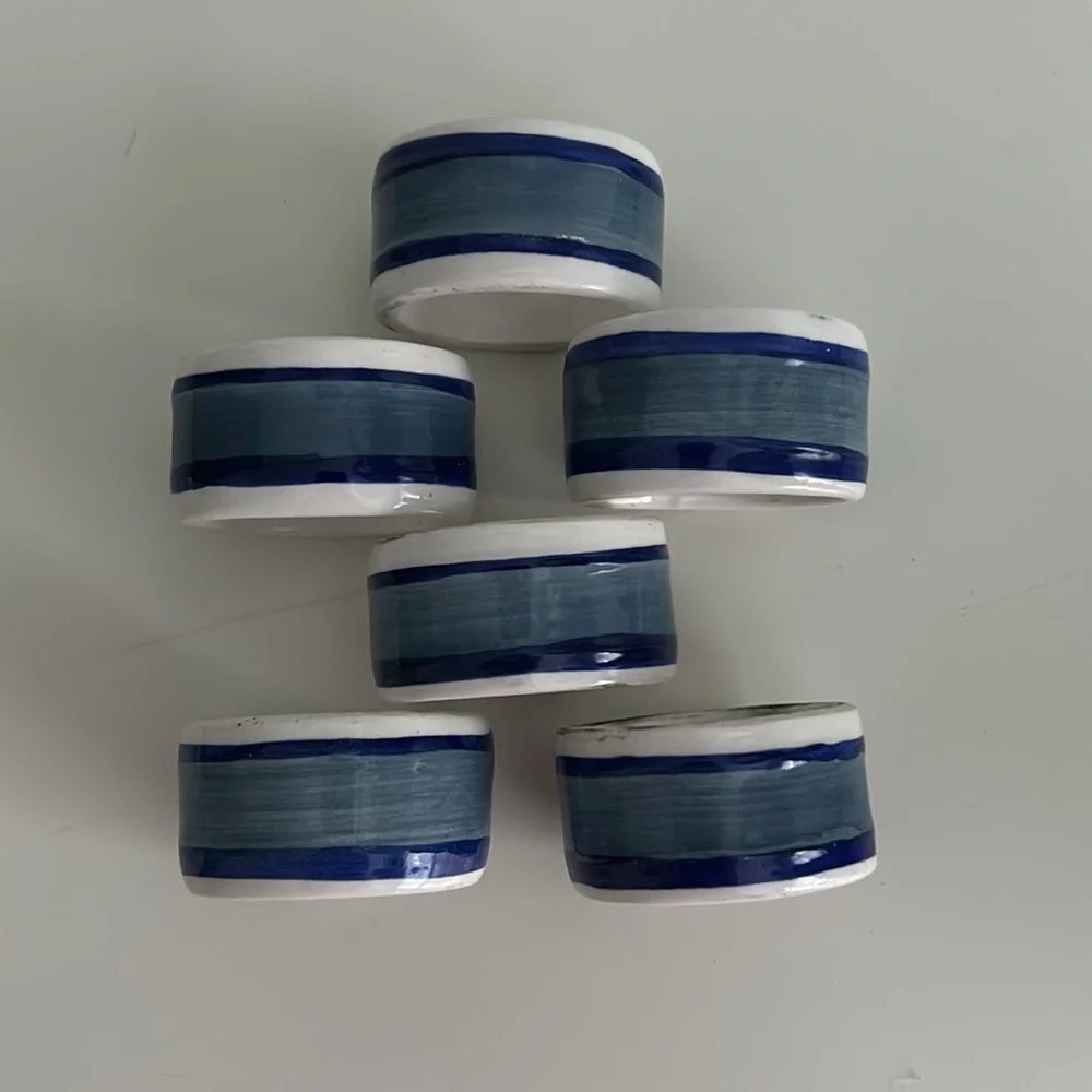 NWOT Crate&Barrel Stoneware Napkin Rings / Holders (Set of 6)